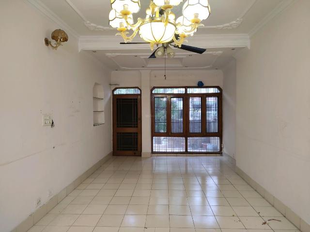 3 BHK Apartment in Vasant Kunj for rent New Delhi. The reference number is 19699037