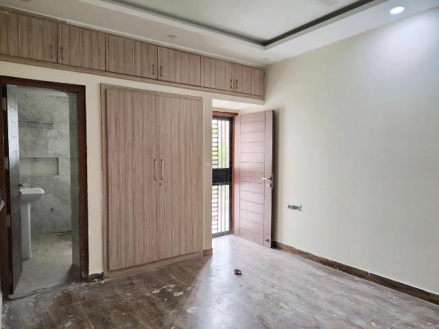 3 BHK Apartment in Vasant Kunj for rent New Delhi. The reference number is 20267415