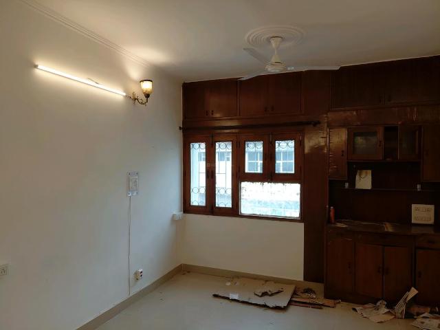 3 BHK Apartment in Vasant Kunj for rent New Delhi. The reference number is 20552030