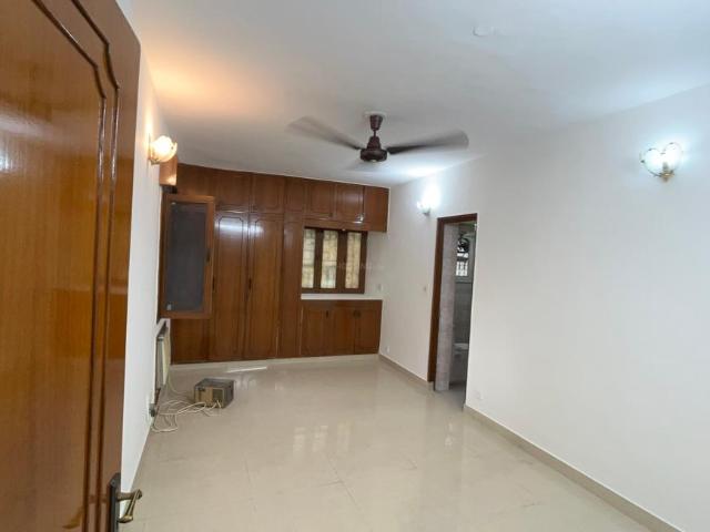 3 BHK Apartment in Vasant Kunj for rent New Delhi. The reference number is 20959133