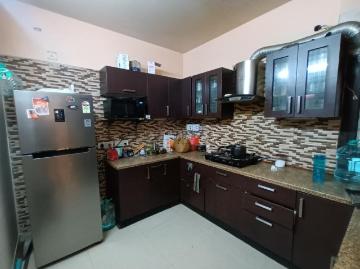 B8 Vasant Kunj, Anuvrat Marg - Garden, Security