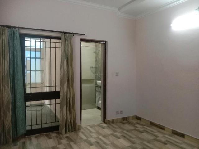 3 BHK Apartment in Vasant Kunj for resale New Delhi. The reference number is 19987878