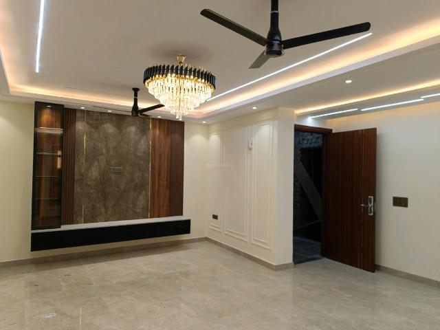 3 BHK Apartment in Vasant Kunj for resale New Delhi. The reference number is 19166474
