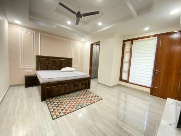 3 BHK Apartment in Vasant Kunj for resale New Delhi. The reference number is 20490765