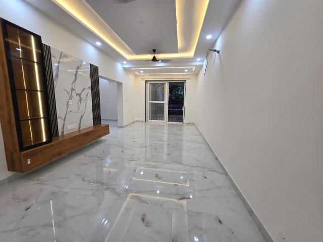 3 BHK Apartment in Vasant Kunj for resale New Delhi. The reference number is 21077680