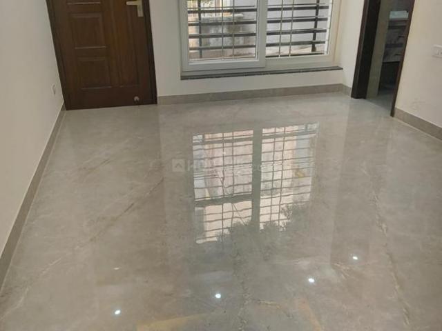 3 BHK Apartment in Vasant Kunj for resale New Delhi. The reference number is 21216104