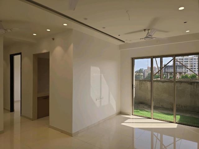 3 BHK Apartment in Vasai West for resale Vasai. The reference number is 19649512