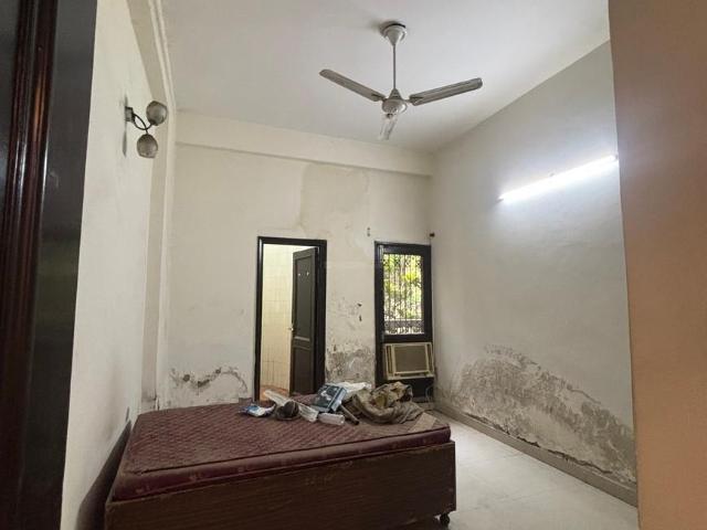 3 BHK Apartment in Vasundhara Enclave for resale New Delhi. The reference number is 20129141