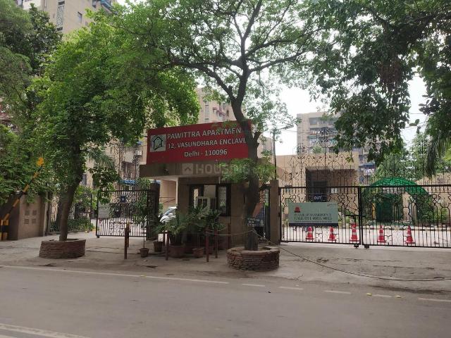 3 BHK Apartment in Vasundhara Enclave for resale New Delhi. The reference number is 20802287