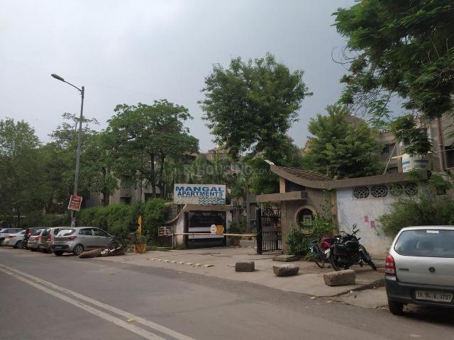 3 BHK Apartment in Vasundhara Enclave for resale New Delhi. The reference number is 20969450
