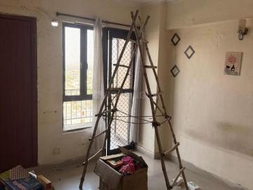 3 BHK Apartment in Vasundhara for rent Ghaziabad. The reference number is 20084275