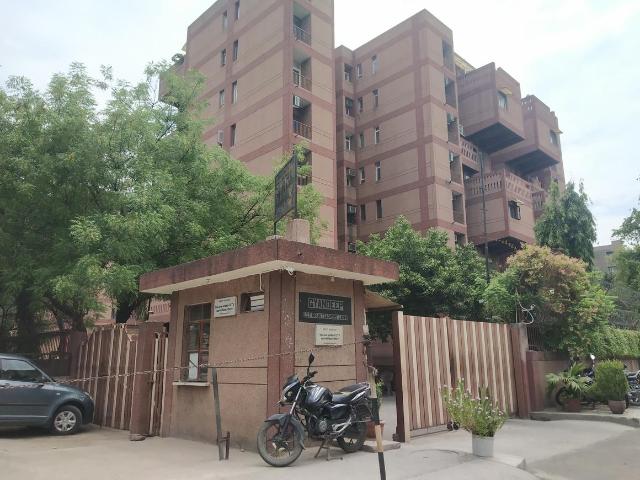 3 BHK Apartment in Vasundhara for resale Ghaziabad. The reference number is 9728450