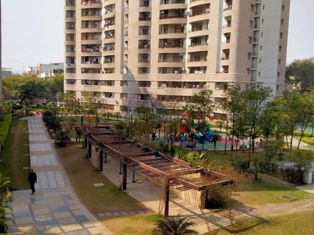 3 BHK Apartment in Vasundhara for resale Ghaziabad. The reference number is 19572434