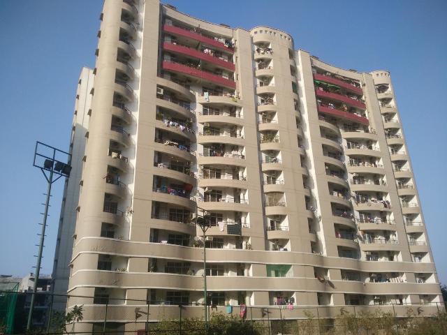 3 BHK Apartment in Vasundhara for resale Ghaziabad. The reference number is 19948946