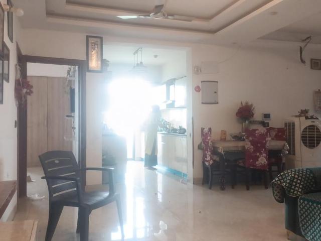 3 BHK Apartment in Vasundhara for resale Ghaziabad. The reference number is 20928067