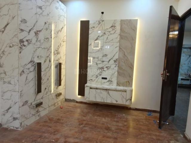 3 BHK Apartment in Vasundhara for resale Ghaziabad. The reference number is 21245371