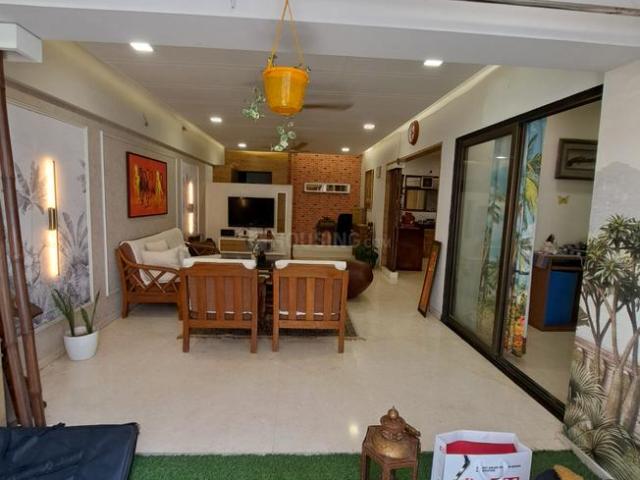 3 BHK Apartment in Vesu for rent Surat. The reference number is 20184439