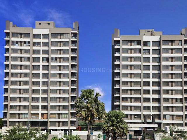 3 BHK Apartment in Vesu for resale Surat. The reference number is 21374092