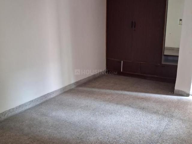 3 BHK Apartment in Vikaspuri for resale New Delhi. The reference number is 20751536