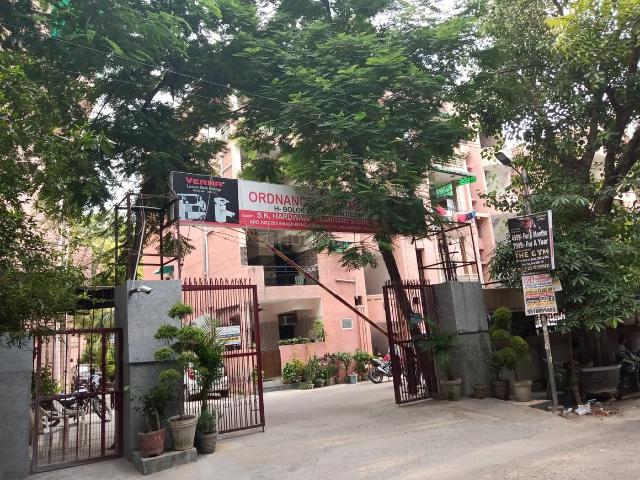 3 BHK Apartment in Vikaspuri for resale New Delhi. The reference number is 21073414