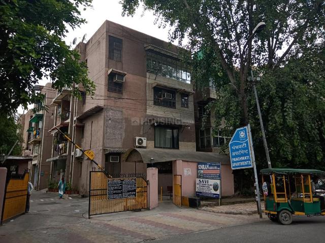 3 BHK Apartment in Vikaspuri for resale New Delhi. The reference number is 21082834