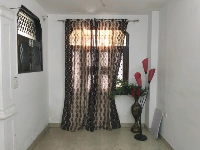 3 BHK Apartment in Vikaspuri for resale New Delhi. The reference number is 21096460