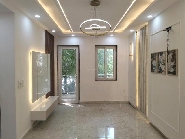 3 BHK Apartment in Vikaspuri for resale New Delhi. The reference number is 21124072