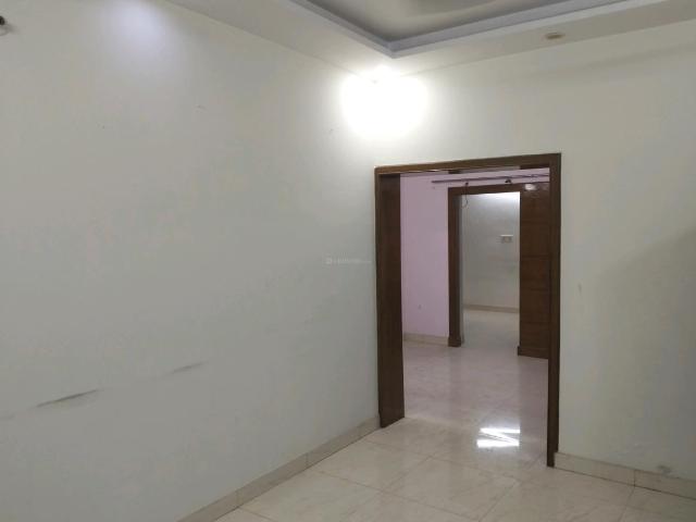 3 BHK Apartment in Vikaspuri for resale New Delhi. The reference number is 21218156