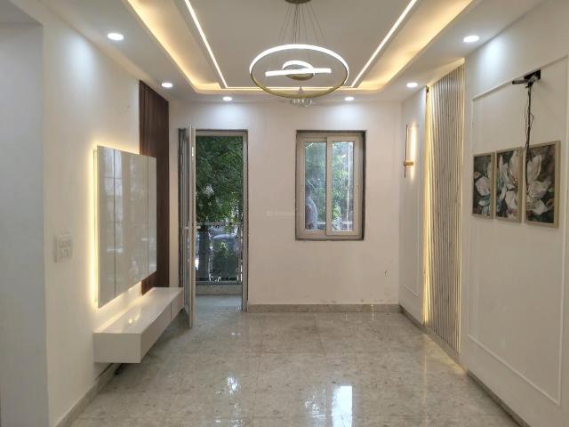 3 BHK Apartment in Vikaspuri for resale New Delhi. The reference number is 21339486
