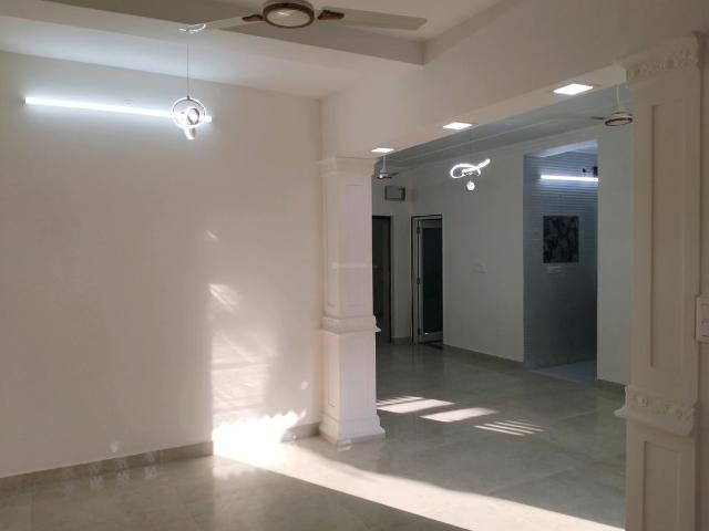 3 BHK Apartment in Vikaspuri for resale New Delhi. The reference number is 21339555