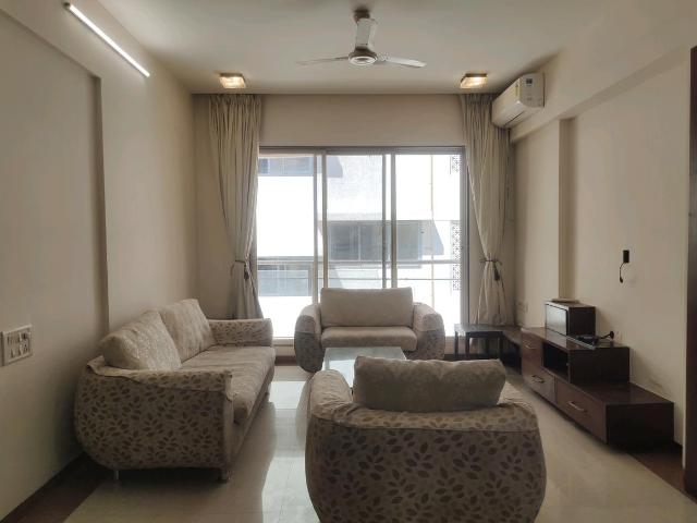 3 BHK Apartment in Vile Parle West for resale Mumbai. The reference number is 19660458