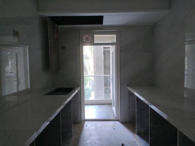 3 BHK Apartment in Vile Parle West for resale Mumbai. The reference number is 9232548