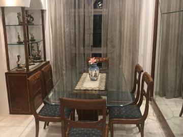 3 BHK Apartment in Vile Parle East for resale Mumbai. The reference number is 16690675