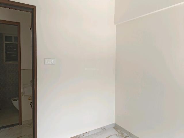 3 BHK Apartment in Viman Nagar for rent Pune. The reference number is 20303027
