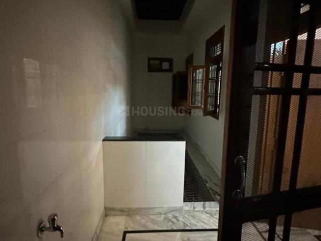 3 BHK Apartment in Vrindavan Yojana for rent Lucknow. The reference number is 17955522