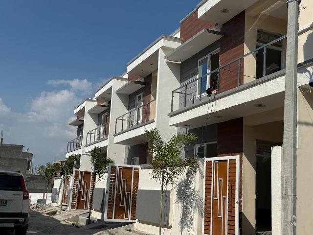 3 BHK Duplex in Amausi for resale Lucknow. The reference number is 19350870
