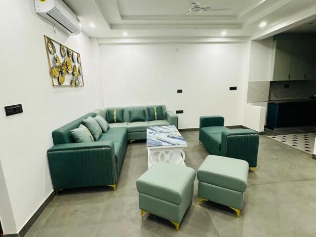 3 BHK Duplex in DLF Phase 2 for rent Gurgaon. The reference number is 18585751