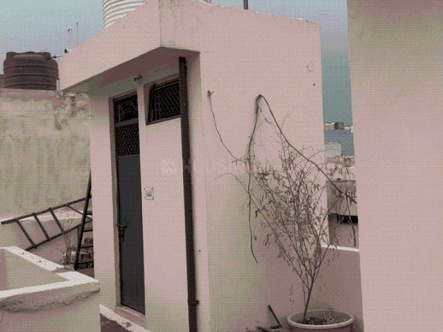 3 BHK Duplex in Sector 6 Rohini for resale New Delhi. The reference number is 20494859