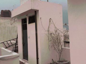 3 BHK Duplex in Sector 6 Rohini for resale New Delhi. The reference number is 20494859