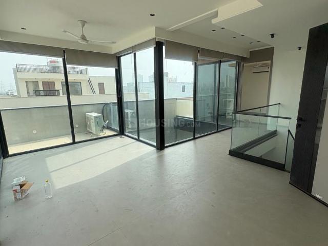 3 BHK Duplex in Sector 73 for rent Gurgaon. The reference number is 21096507