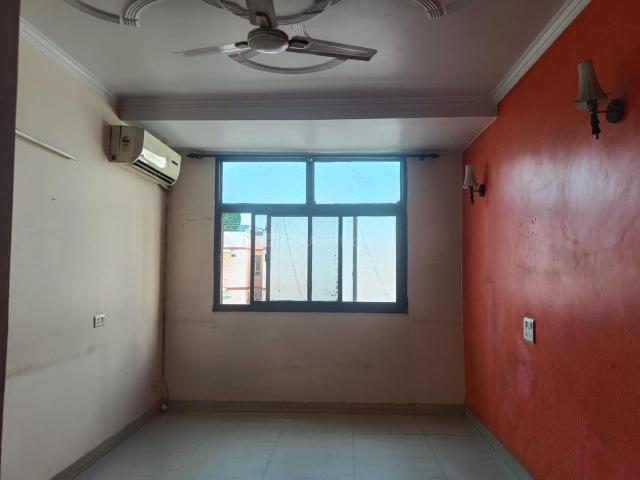 3 BHK Duplex in Patparganj for rent New Delhi. The reference number is 21096860