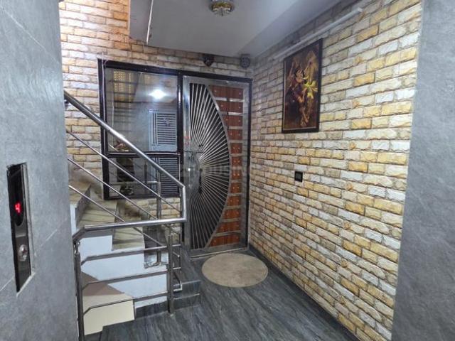 3 BHK Duplex in Tilak Nagar for resale New Delhi. The reference number is 20899173