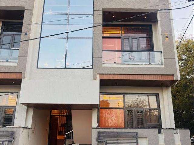 3 BHK Duplex in Vidhan Sabha Road for resale Raipur. The reference number is 19905031