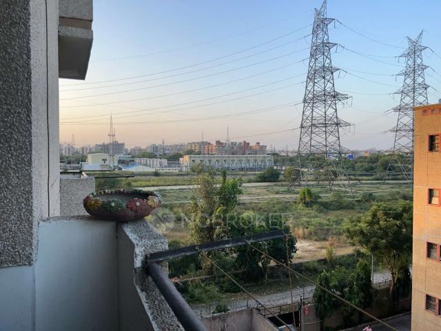 3 BHK Flat In Management Apartments For Sale In Delhi