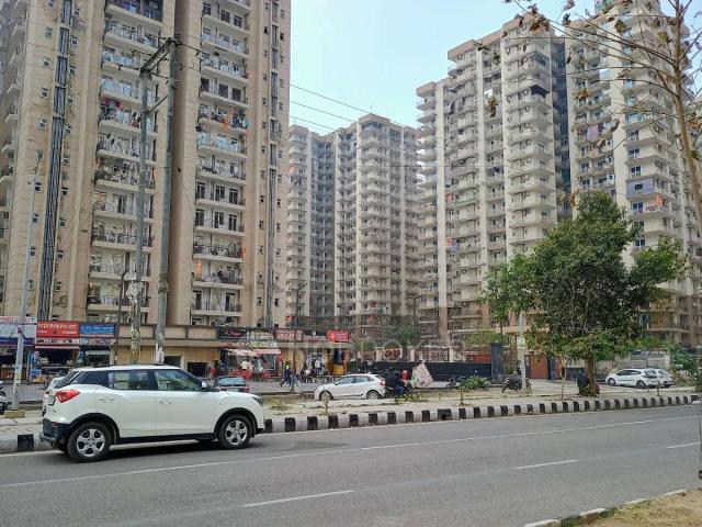 3 BHK Flat In Aims Green Avenue For Sale In Sector 4