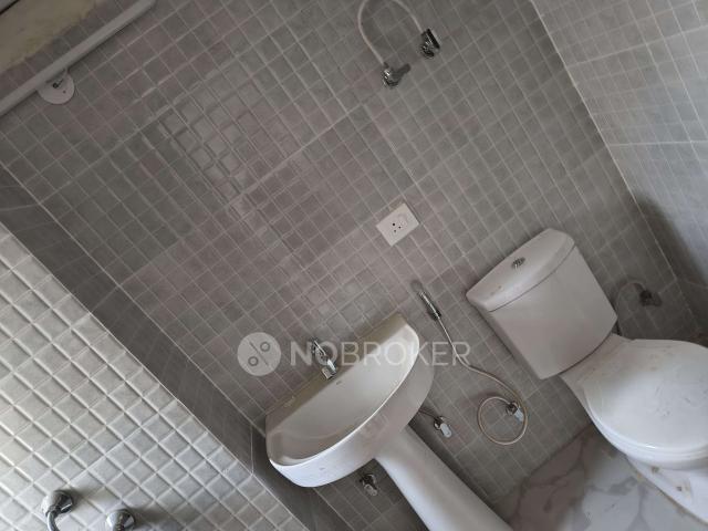2 BHK Flat In Amrapali Centurian Park For Sale In Techzone