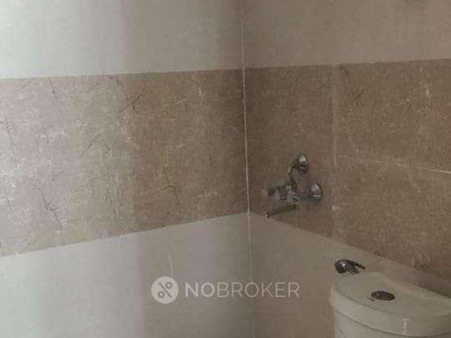 3 BHK Flat In Amrapali Golf Homes for Rent In Sector 4