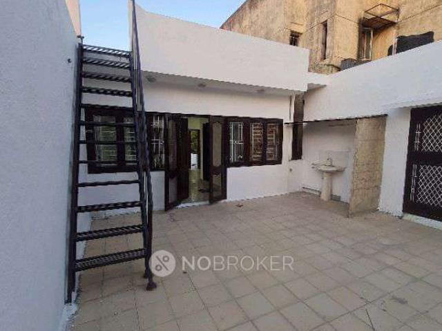 3 BHK Flat In Arun Vihar for Rent In Sector 37
