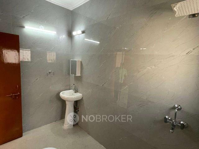 3 BHK Flat In Ashoka Enclave Part 2, Sector 37 for Rent In Sector 37