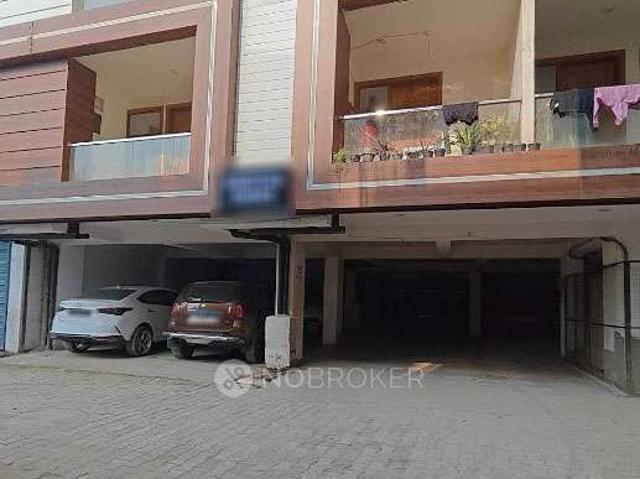 3 BHK Flat In Builder Floor for Rent In Sector 104